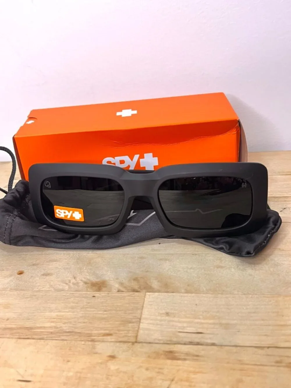 NEW Spy Slayer Happy Lens Black Rectangular Sunglasses With Box & Pouch